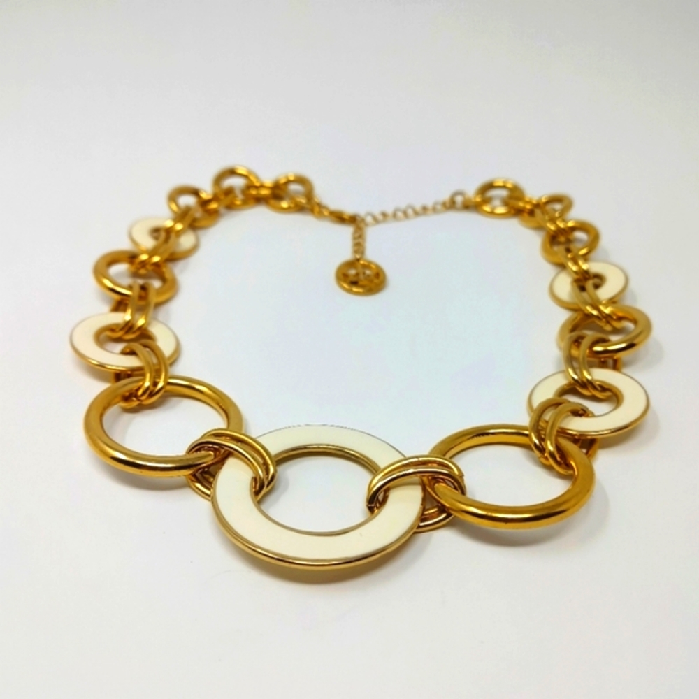 Vintage 80's Crown Trifari White Enamel and Gold Tone Necklace